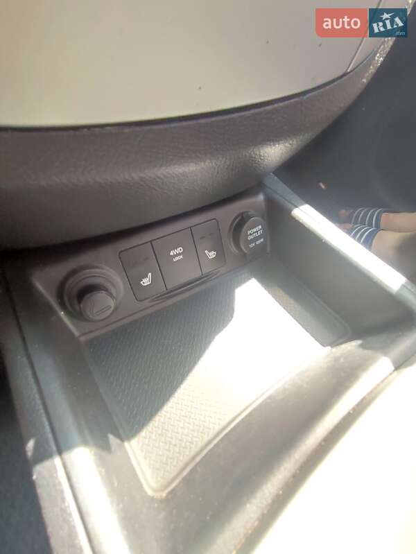 Внедорожник / Кроссовер Hyundai Santa FE 2007 в Глухове