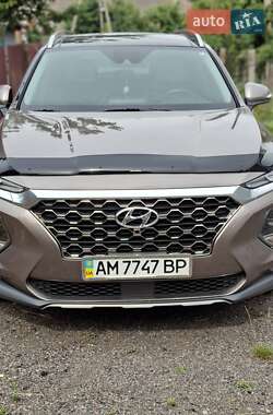 Внедорожник / Кроссовер Hyundai Santa FE 2018 в Овруче