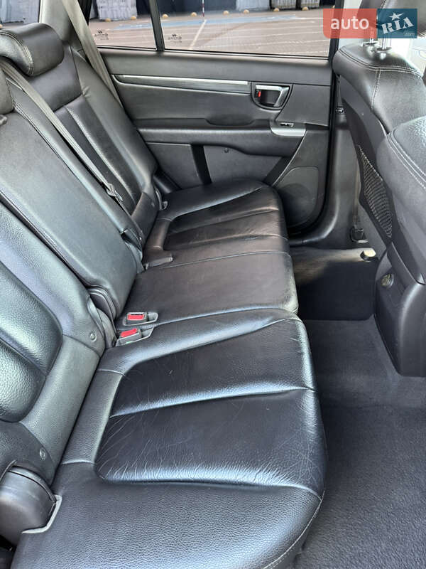 Внедорожник / Кроссовер Hyundai Santa FE 2010 в Ивано-Франковске