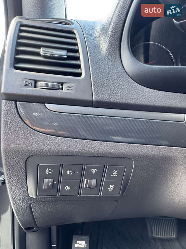 Внедорожник / Кроссовер Hyundai Santa FE 2010 в Ивано-Франковске