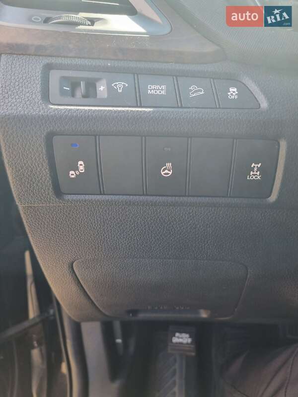 Внедорожник / Кроссовер Hyundai Santa FE 2017 в Николаеве