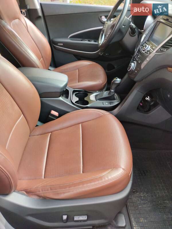 Внедорожник / Кроссовер Hyundai Santa FE 2015 в Виннице