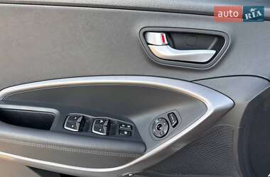 Позашляховик / Кросовер Hyundai Santa FE 2015 в  фото 9 Позашляховик / Кросовер Hyundai Santa FE 2015 в