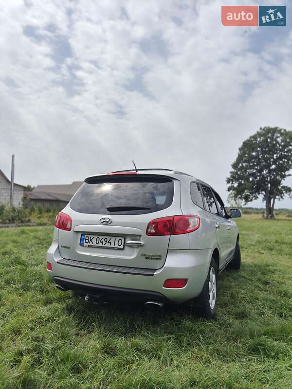 Позашляховик / Кросовер Hyundai Santa FE 2008 в Вараші