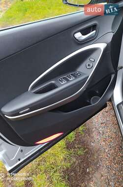 Внедорожник / Кроссовер Hyundai Santa FE 2014 в 
