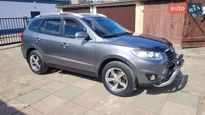 Позашляховик / Кросовер Hyundai Santa FE 2011 в Сумах