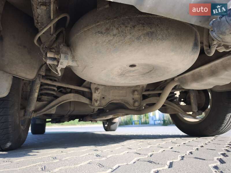 Внедорожник / Кроссовер Hyundai Santa FE 2004 в Жмеринке