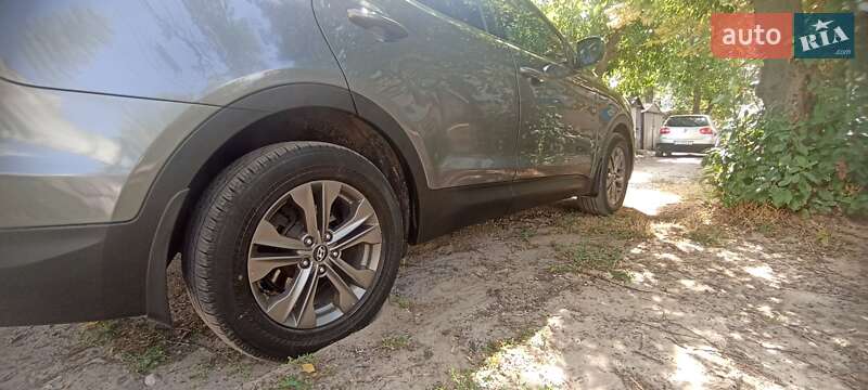Внедорожник / Кроссовер Hyundai Santa FE 2013 в Павлограде