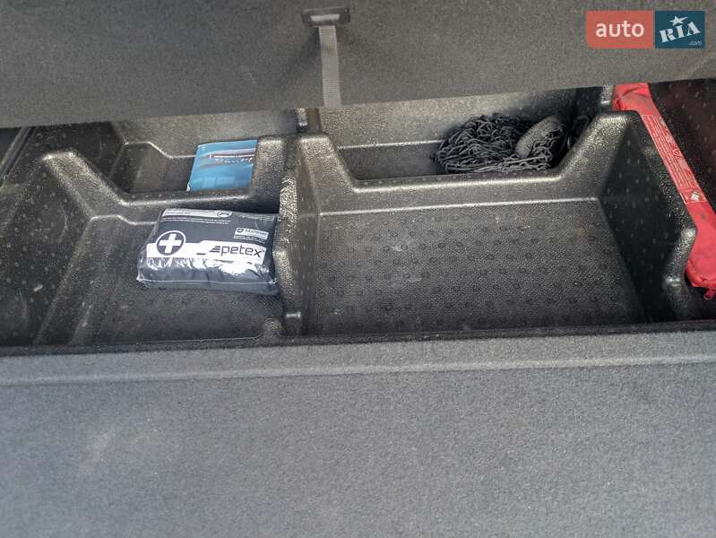 Позашляховик / Кросовер Hyundai Santa FE 2014 в Бердичеві фото 11 Позашляховик / Кросовер Hyundai Santa FE 2014 в Бердичеві