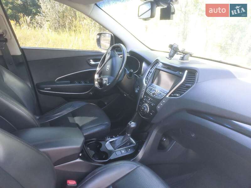 Внедорожник / Кроссовер Hyundai Santa FE 2013 в Вишневом