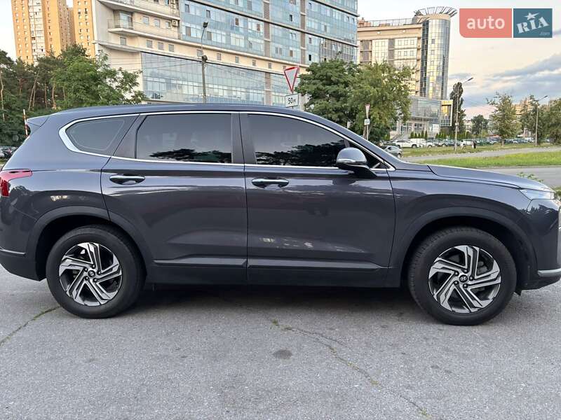 Внедорожник / Кроссовер Hyundai Santa FE 2021 в Киеве