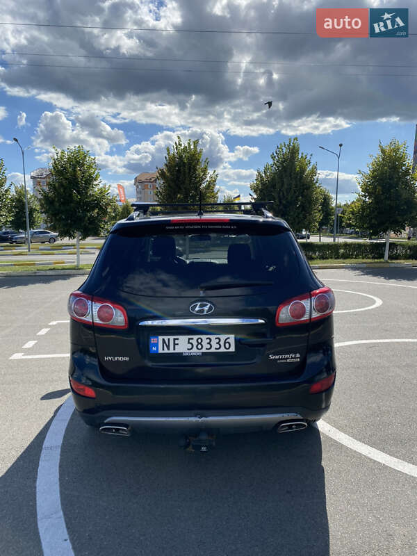 Позашляховик / Кросовер Hyundai Santa FE 2011 в Бучі