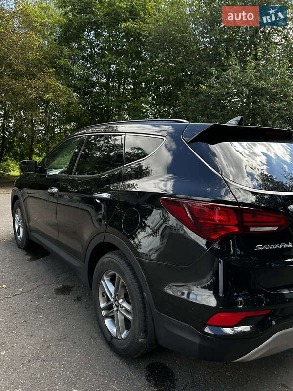 Позашляховик / Кросовер Hyundai Santa FE 2016 в Рівному
