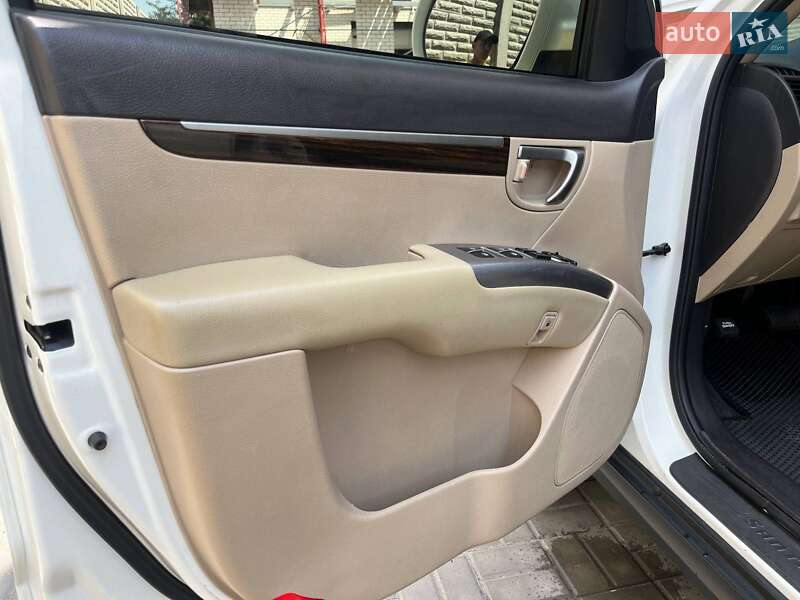 Позашляховик / Кросовер Hyundai Santa FE 2011 в Харкові