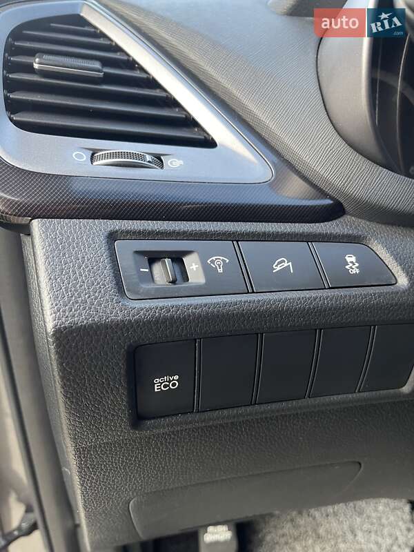 Внедорожник / Кроссовер Hyundai Santa FE 2014 в Луцке