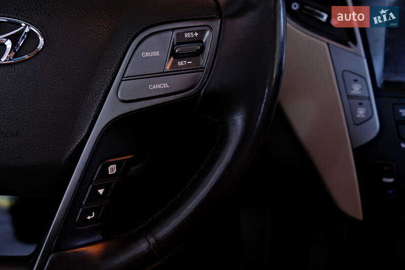 Позашляховик / Кросовер Hyundai Santa FE 2016 в Одесі