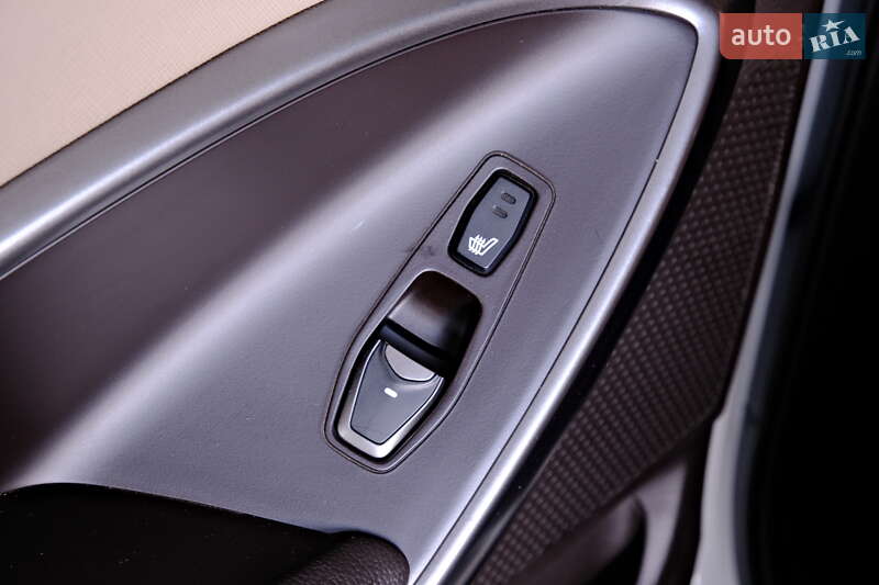 Позашляховик / Кросовер Hyundai Santa FE 2016 в Одесі