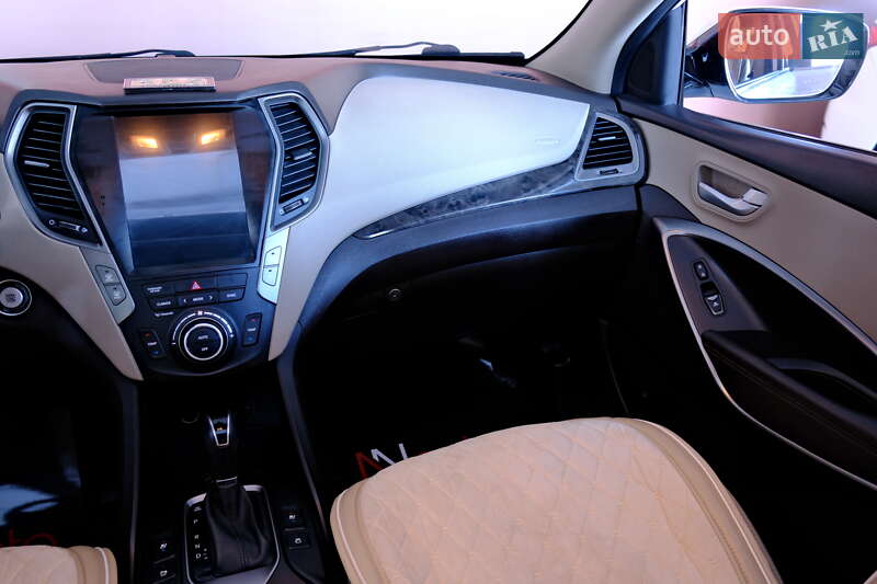 Позашляховик / Кросовер Hyundai Santa FE 2016 в Одесі