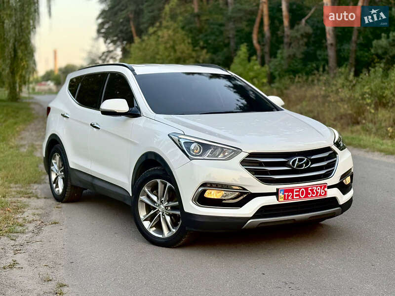 Внедорожник / Кроссовер Hyundai Santa FE 2015 в Краснограде