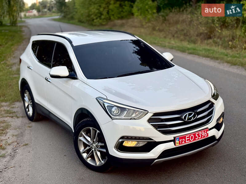 Внедорожник / Кроссовер Hyundai Santa FE 2015 в Краснограде
