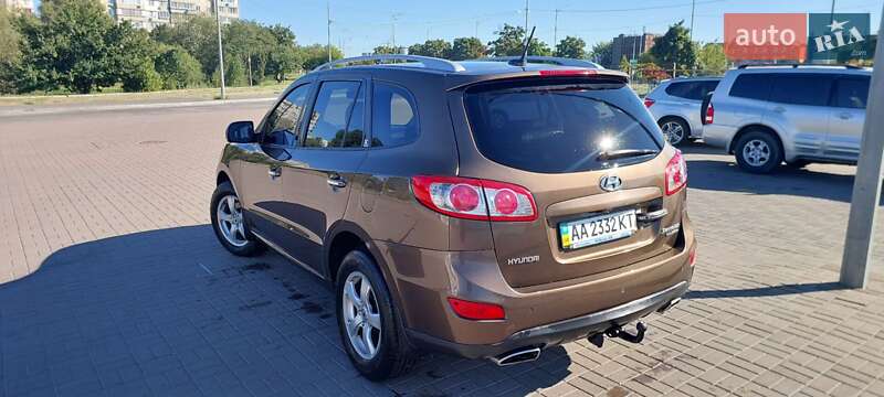 Позашляховик / Кросовер Hyundai Santa FE 2011 в Києві