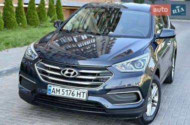 Внедорожник / Кроссовер Hyundai Santa FE 2017 в 