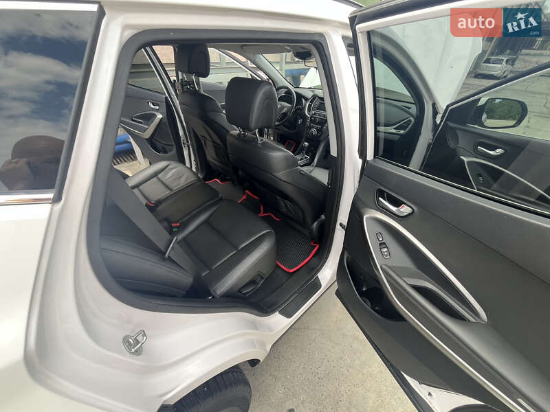 Позашляховик / Кросовер Hyundai Santa FE 2016 в Стрию