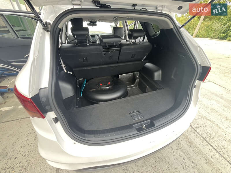 Позашляховик / Кросовер Hyundai Santa FE 2016 в Стрию