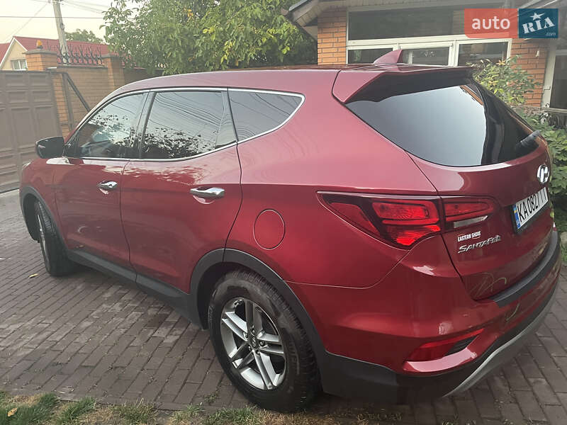 Позашляховик / Кросовер Hyundai Santa FE 2016 в Києві