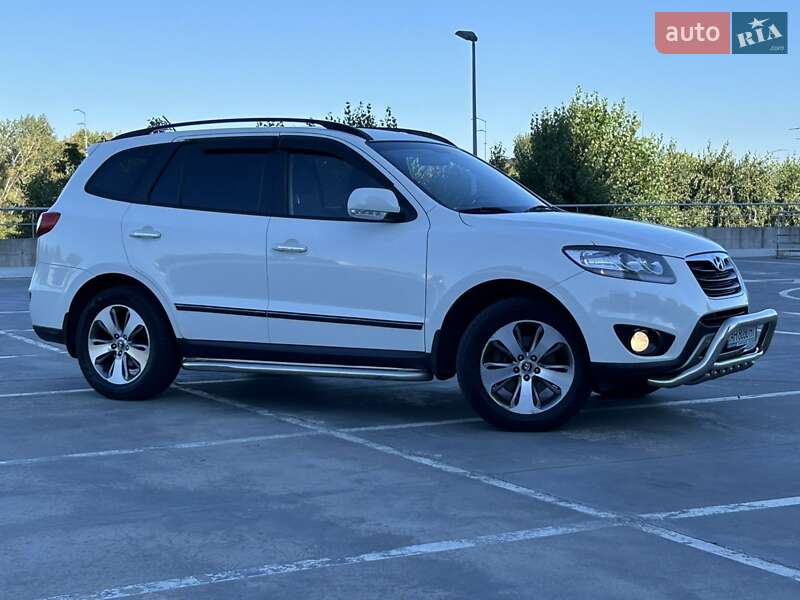 Позашляховик / Кросовер Hyundai Santa FE 2011 в Києві