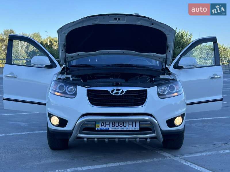 Позашляховик / Кросовер Hyundai Santa FE 2011 в Києві