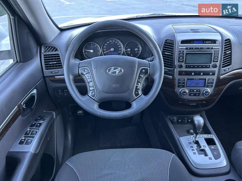 Позашляховик / Кросовер Hyundai Santa FE 2011 в Києві