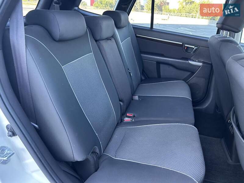 Позашляховик / Кросовер Hyundai Santa FE 2011 в Києві