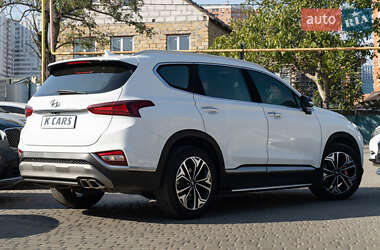 Внедорожник / Кроссовер Hyundai Santa FE 2019 в 