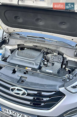 Внедорожник / Кроссовер Hyundai Santa FE 2013 в 