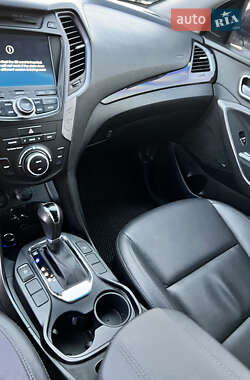 Внедорожник / Кроссовер Hyundai Santa FE 2013 в 