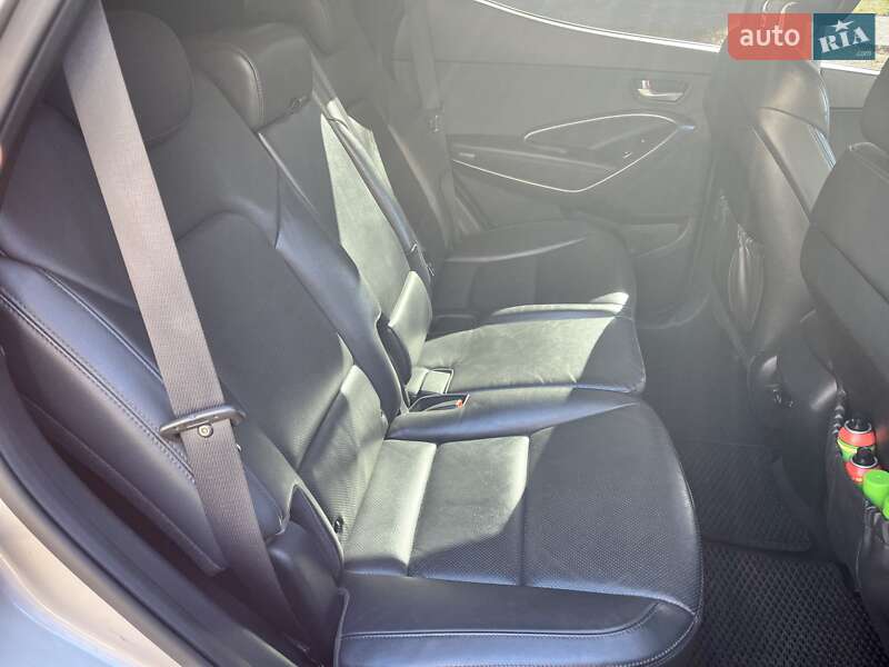 Позашляховик / Кросовер Hyundai Santa FE 2016 в Краматорську