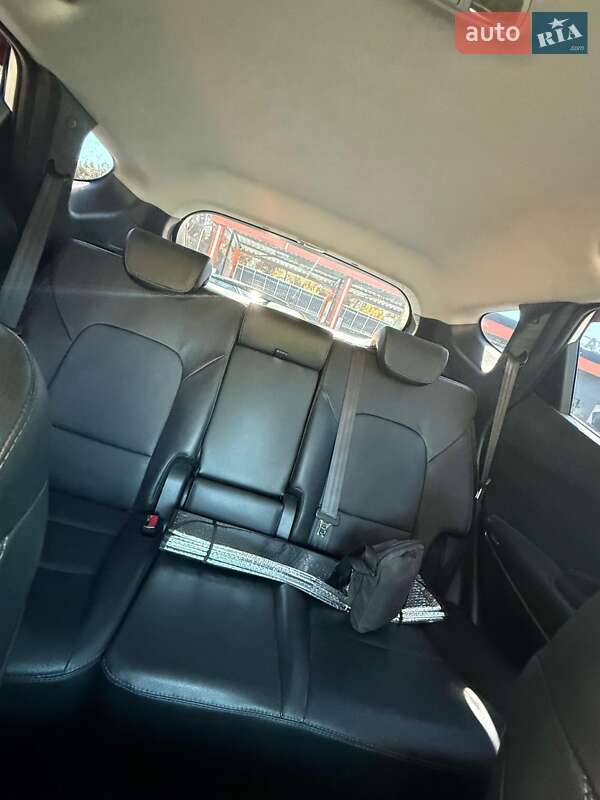 Позашляховик / Кросовер Hyundai Santa FE 2014 в Павлограді