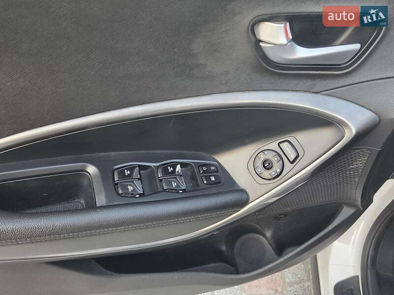 Позашляховик / Кросовер Hyundai Santa FE 2017 в Ставищі