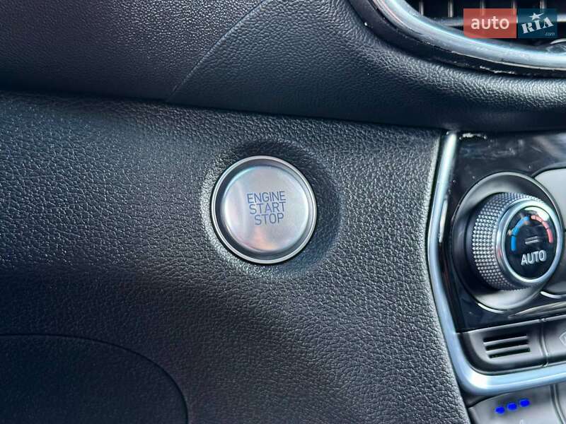 Позашляховик / Кросовер Hyundai Santa FE 2020 в Києві