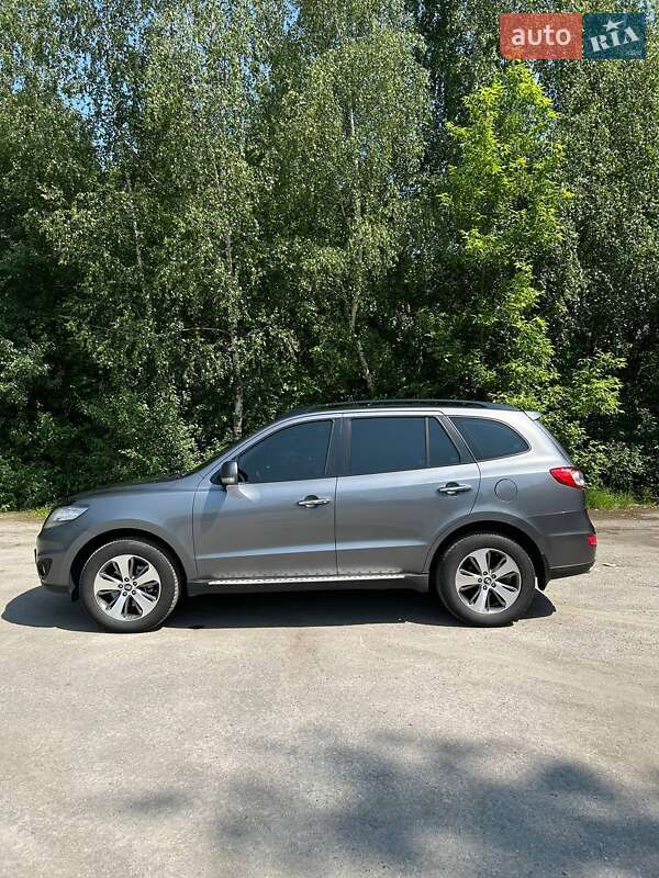 Позашляховик / Кросовер Hyundai Santa FE 2012 в Звягелі