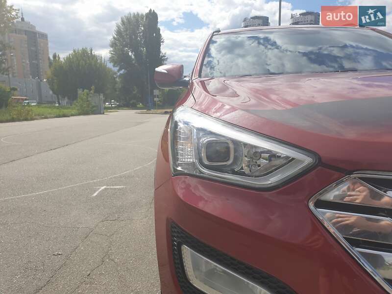 Позашляховик / Кросовер Hyundai Santa FE 2013 в Києві
