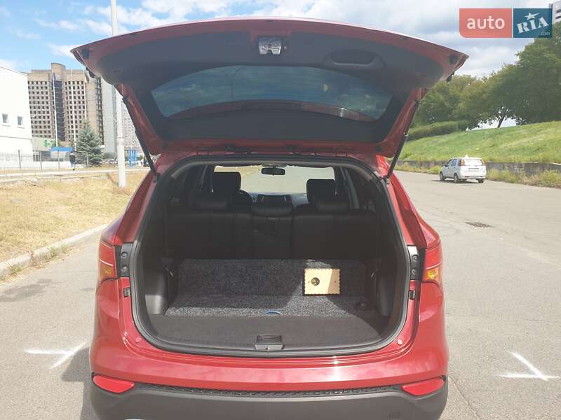 Позашляховик / Кросовер Hyundai Santa FE 2013 в Києві