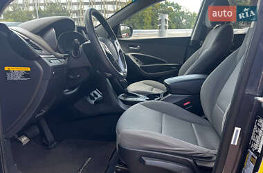 Внедорожник / Кроссовер Hyundai Santa FE 2015 в 