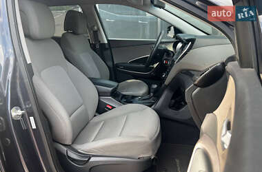 Внедорожник / Кроссовер Hyundai Santa FE 2015 в 