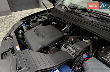 Внедорожник / Кроссовер Hyundai Santa FE 2010 в 