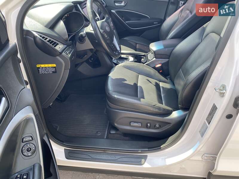 Позашляховик / Кросовер Hyundai Santa FE 2016 в Житомирі