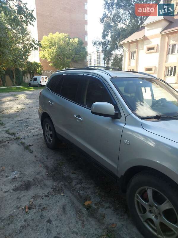 Позашляховик / Кросовер Hyundai Santa FE 2007 в Чернівцях