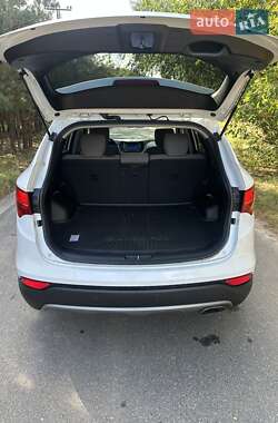 Внедорожник / Кроссовер Hyundai Santa FE 2015 в 