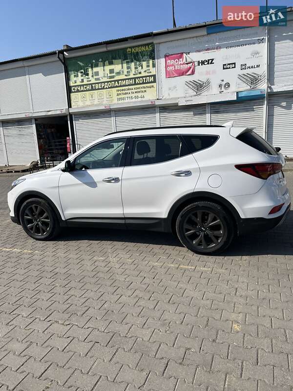 Позашляховик / Кросовер Hyundai Santa FE 2015 в Чернівцях
